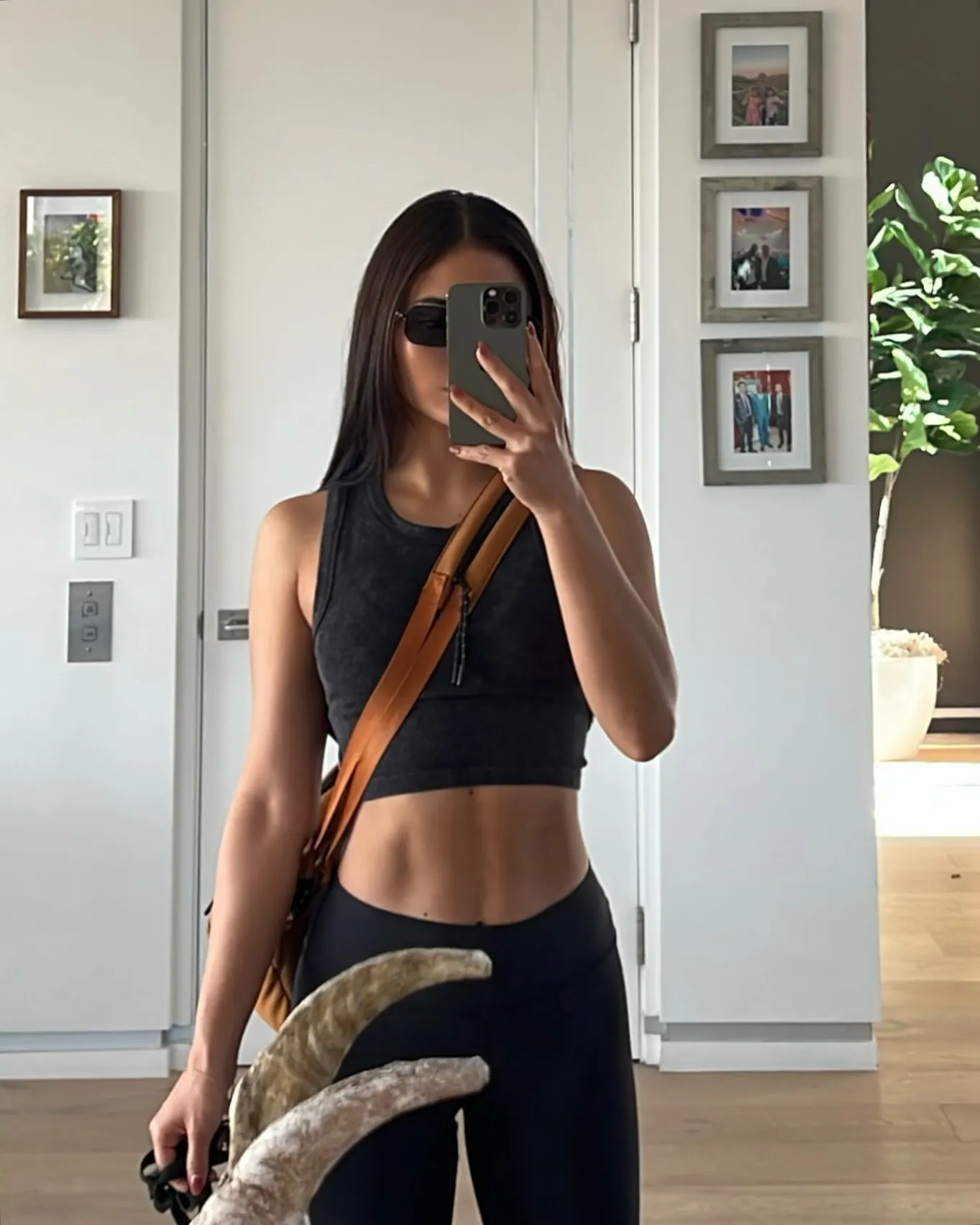 Lovi Poe - lovi-poe-sexy-12.webp